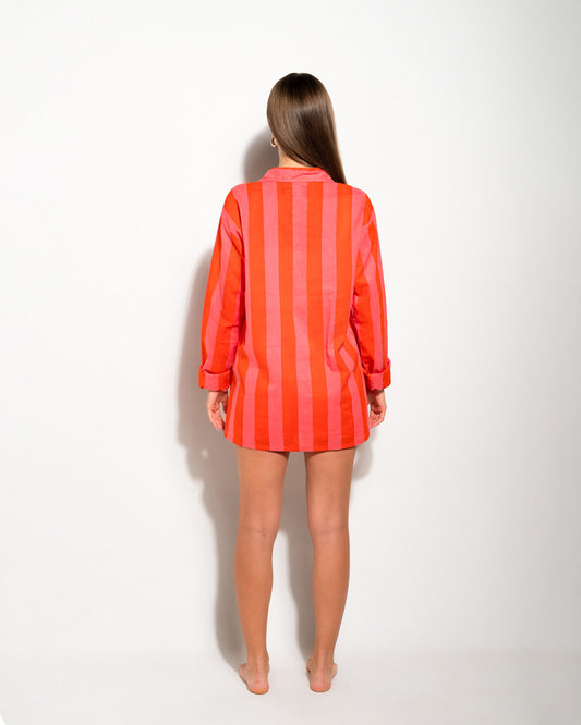 MATCHING SET OUTFIT OF SHIRT AND SHORTS IN STRIPED PRINT